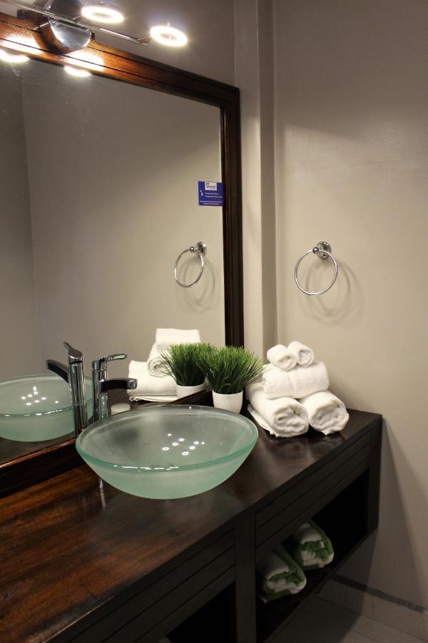 Hotel Barefoot 3*