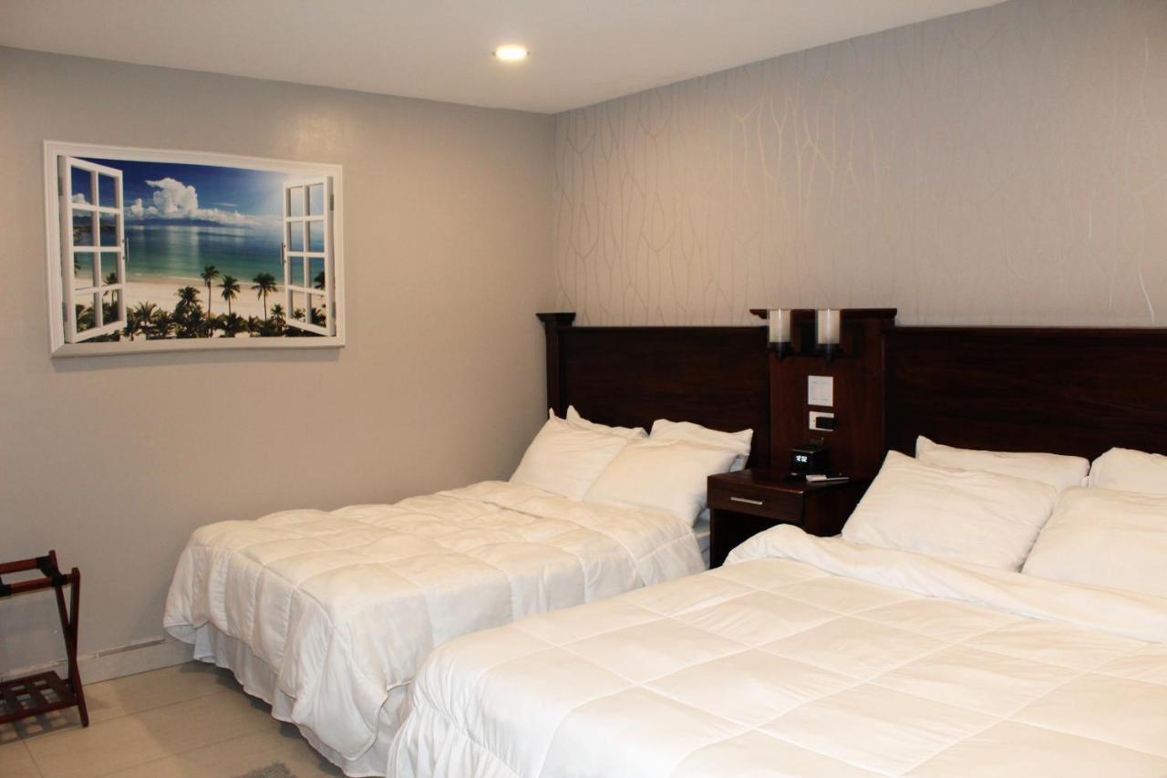 Barefoot Hotel 3*
