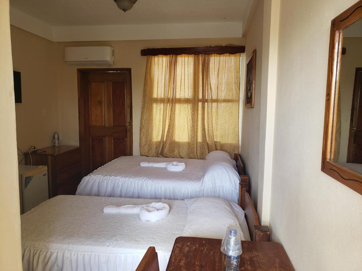 Hotel Pal's On The - Dangriga, Belize