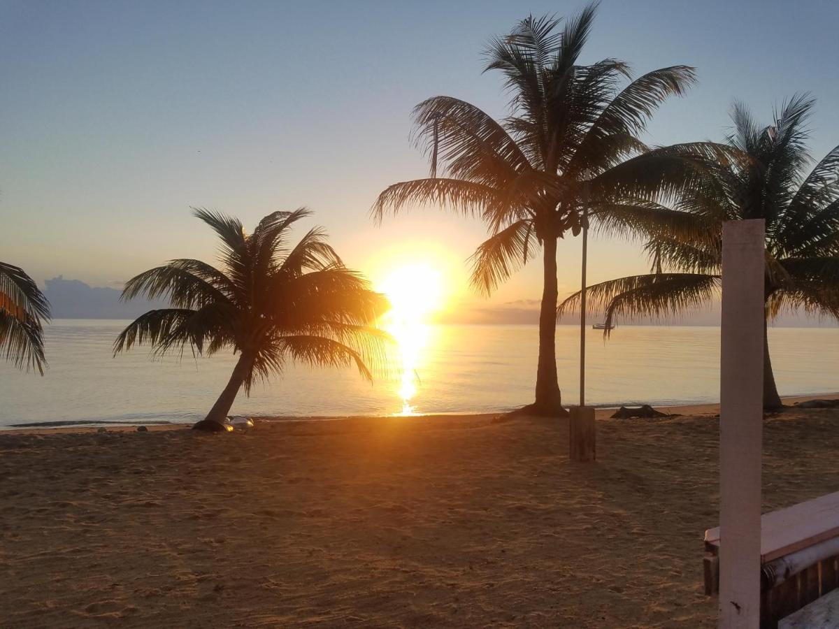 Pal's On The - Dangriga, Belize 4*
