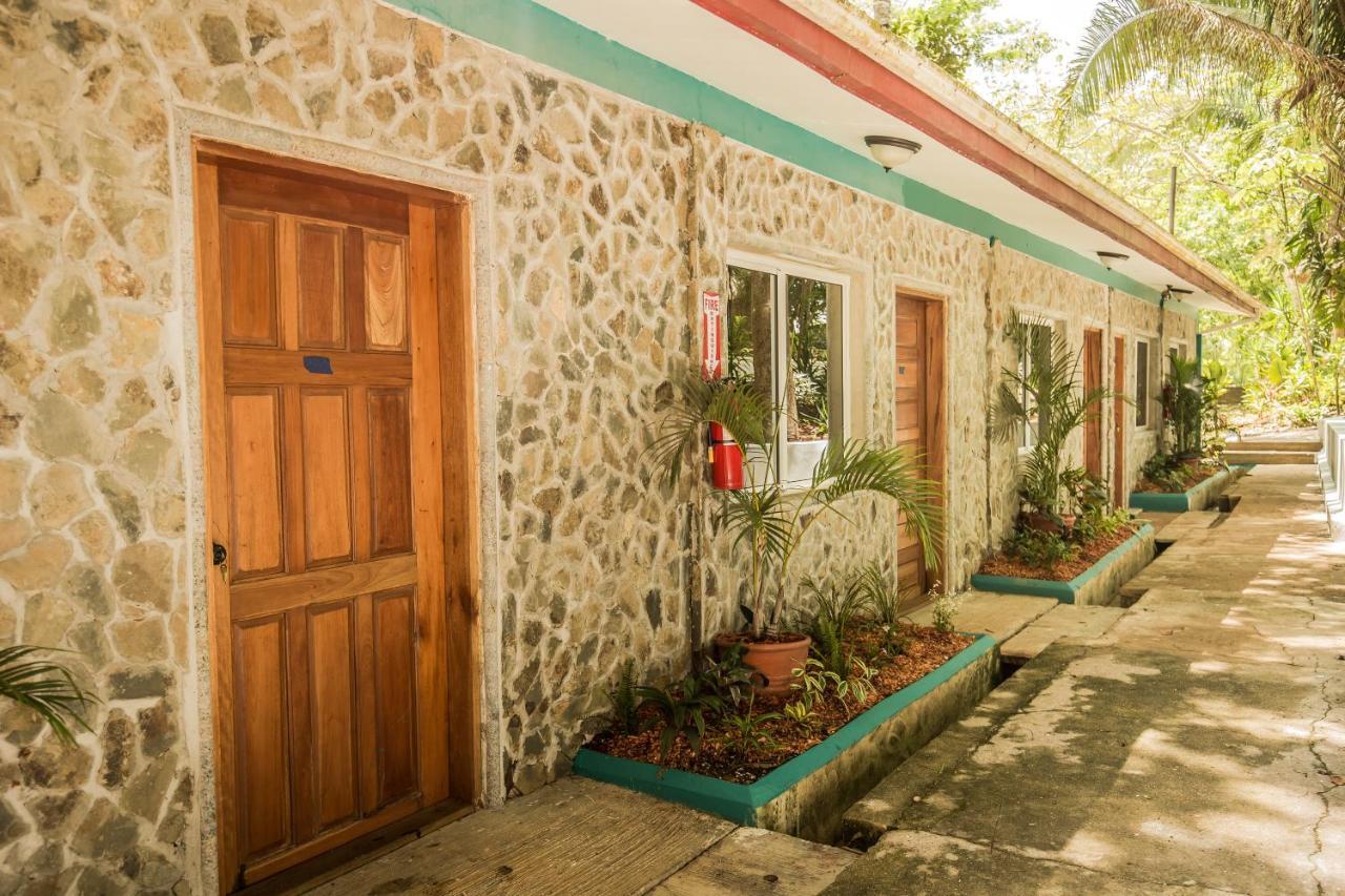 Falling Leaves Hotel San Ignacio