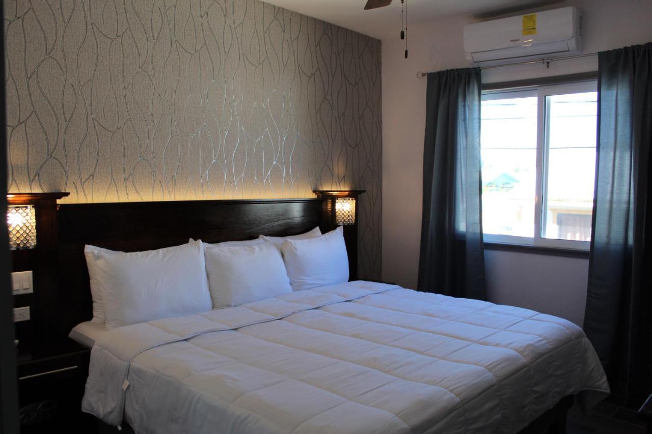 Hotel Barefoot 3*