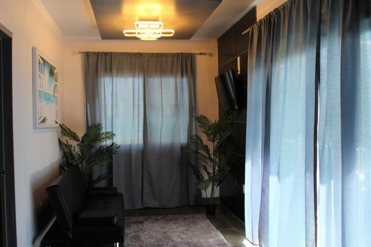 Barefoot Hotel