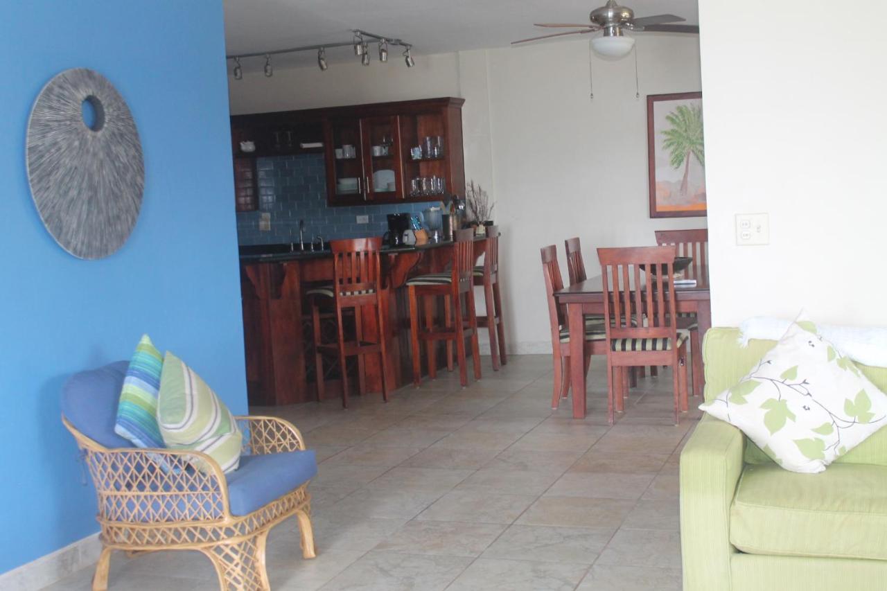 Porticos Placencia