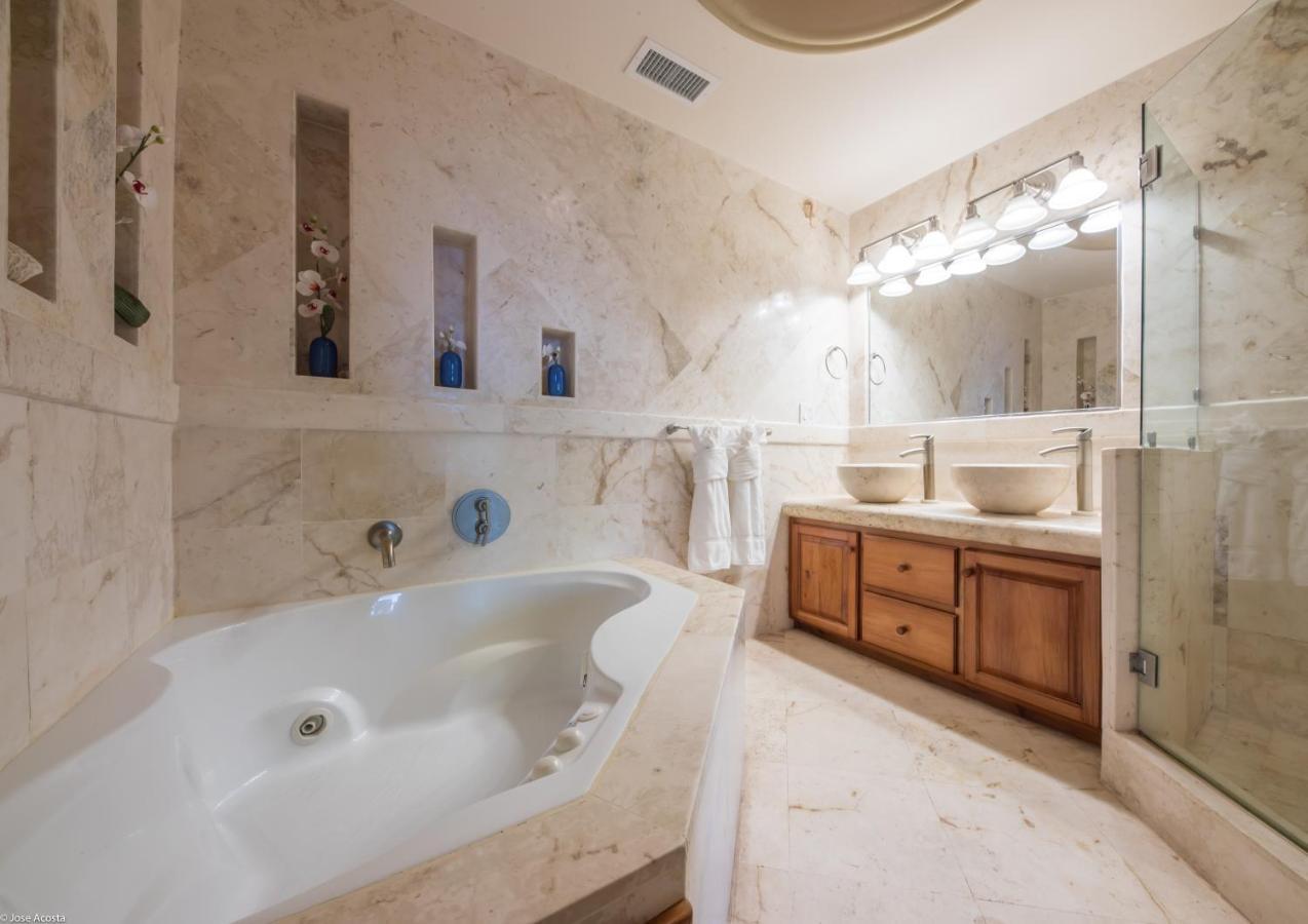 Villa Belizean Cove Estates Luxury Beachfront