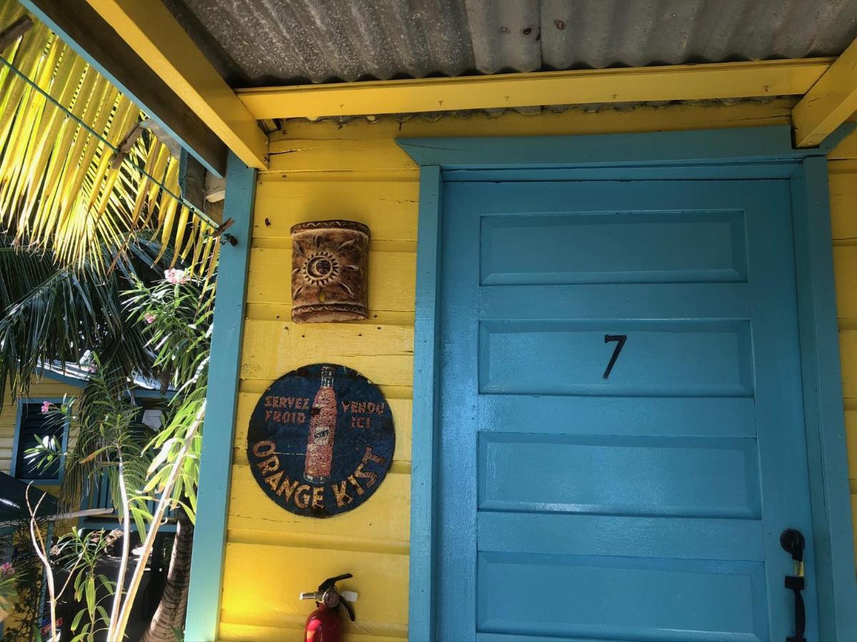 Colinda Caye Caulker
