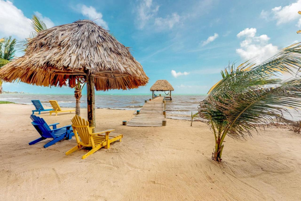 Oceans Edge * Placencia