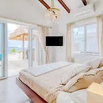 Tres Palmas Beach House