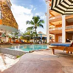 Lighthouse Beach Villas