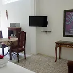 See Belize Poolside Sea View Economy Room With Infinity Pool & Overwater Deck