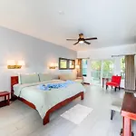 Parrot Cove Lodge