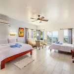 Parrot Cove Lodge