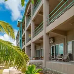 Suite F101 Mara Laguna