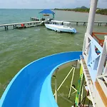 Daphne\'S Lagoon Lodge