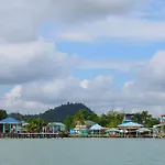 Daphne\'S Lagoon Lodge