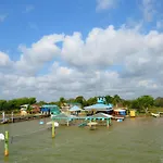 Daphne\'S Lagoon Lodge