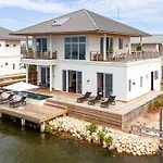 Itz\'Ana Resort & Residences