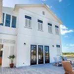 Mahogany Bay Resort And Beach Club, Curio Collection