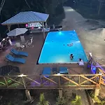 Howler Jungle Cabanas Belize
