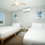 Sandbar Beachfront Hostel & Restaurant