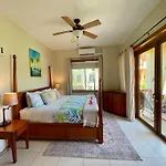 The Villas At Cocoplum