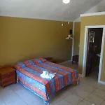 Belize Hutz