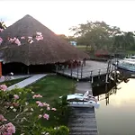 Lamanai Landings Hotel And Marina