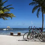 What are the best hotels near Hol Chan Marine Reserve?