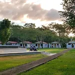 Roaring River Golf & Accommodations
