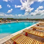 Suite H101 @ Mara Laguna