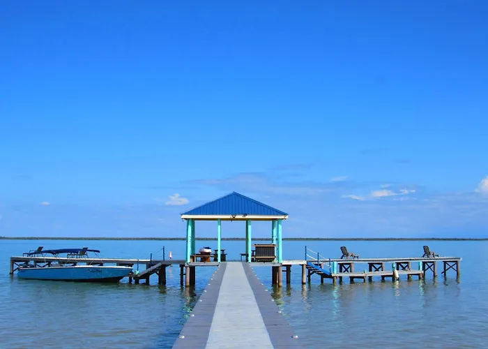 Daphne\'S Lagoon Lodge