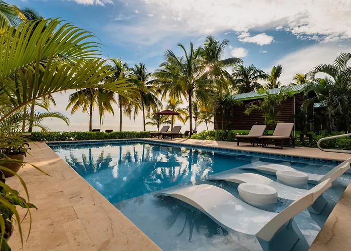 Coconut Row Boutique Hotel