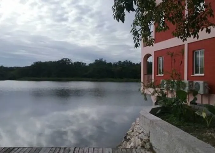 Lamanai Landings Hotel And Marina