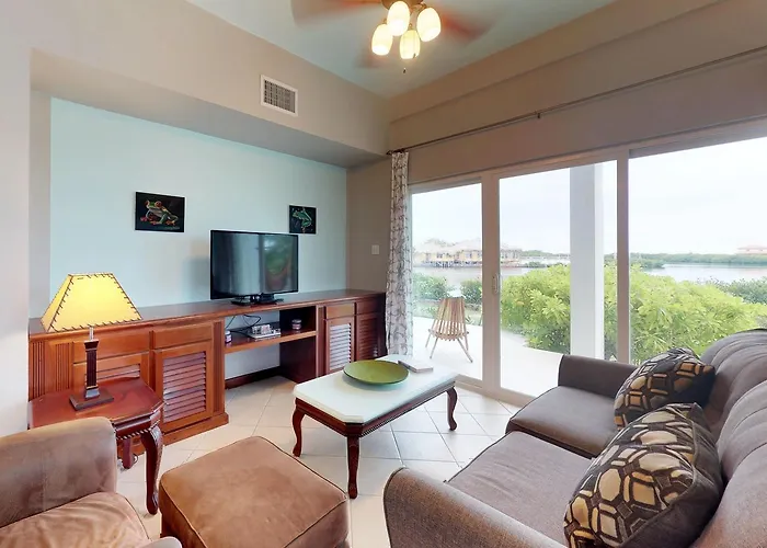 Suite B103 Mara Laguna