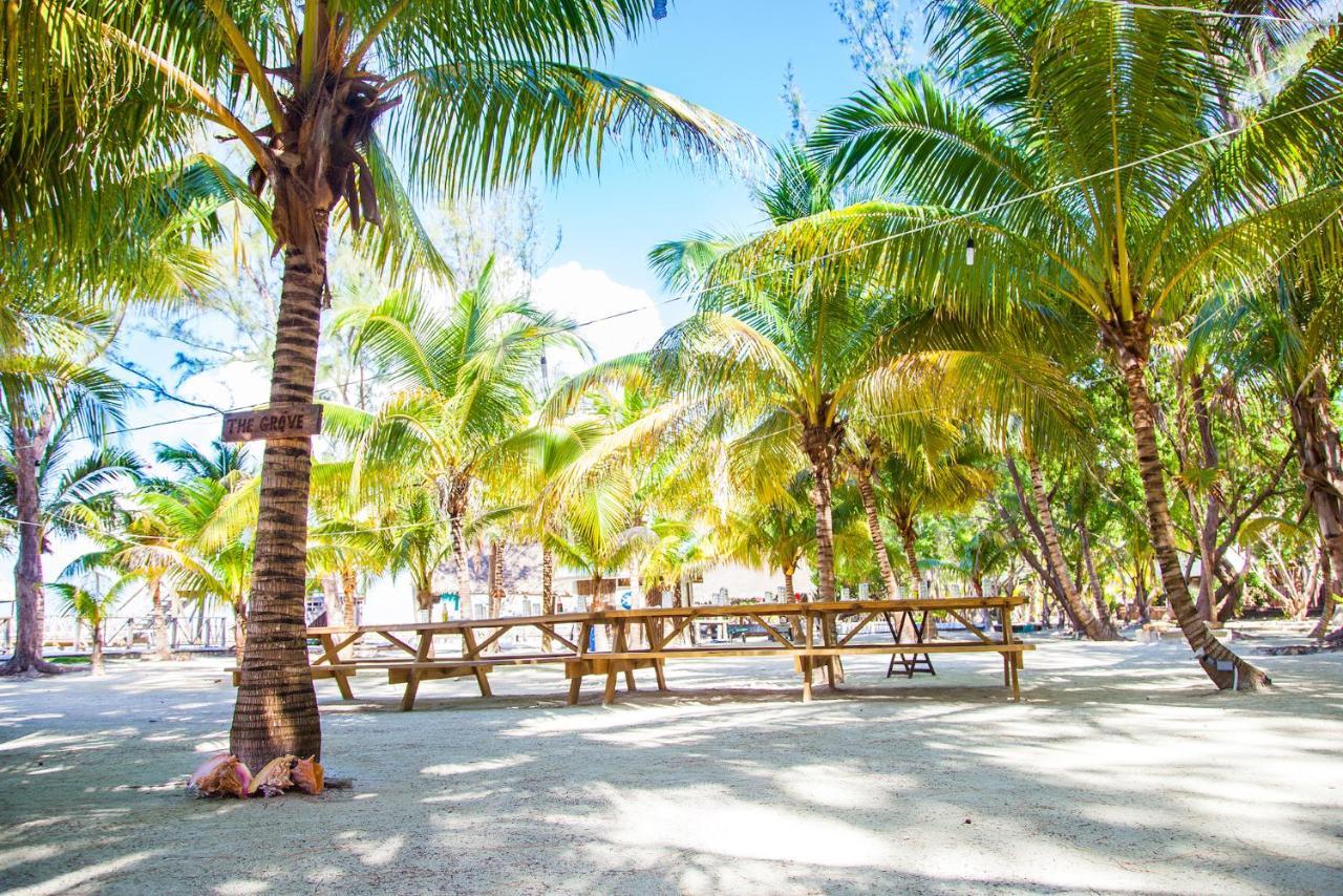 Thatch Caye A Muy'ono 5* Hopkins