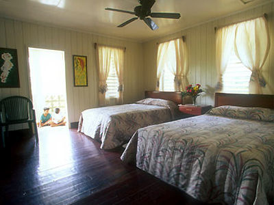 Pelican Hotel Dangriga