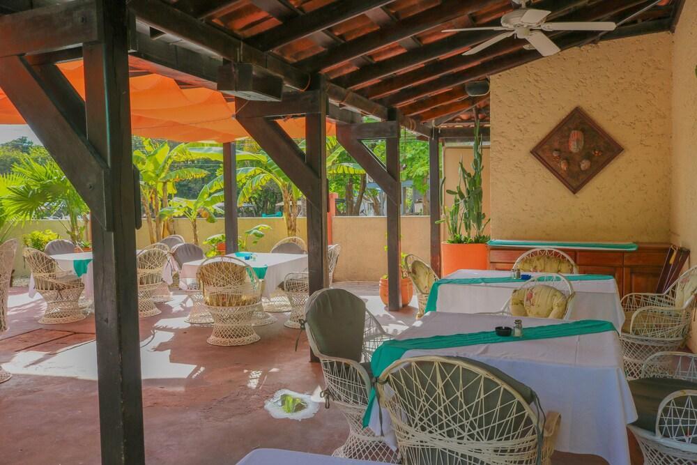 Banana Hotel San Pedro (Ambergris Caye)