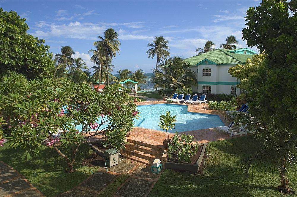 Hotel Banyan Bay
