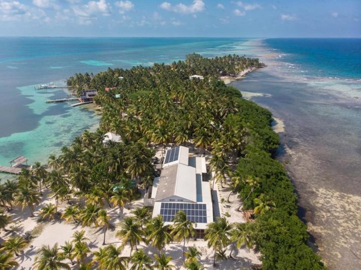Pelican South Water Caye 4*