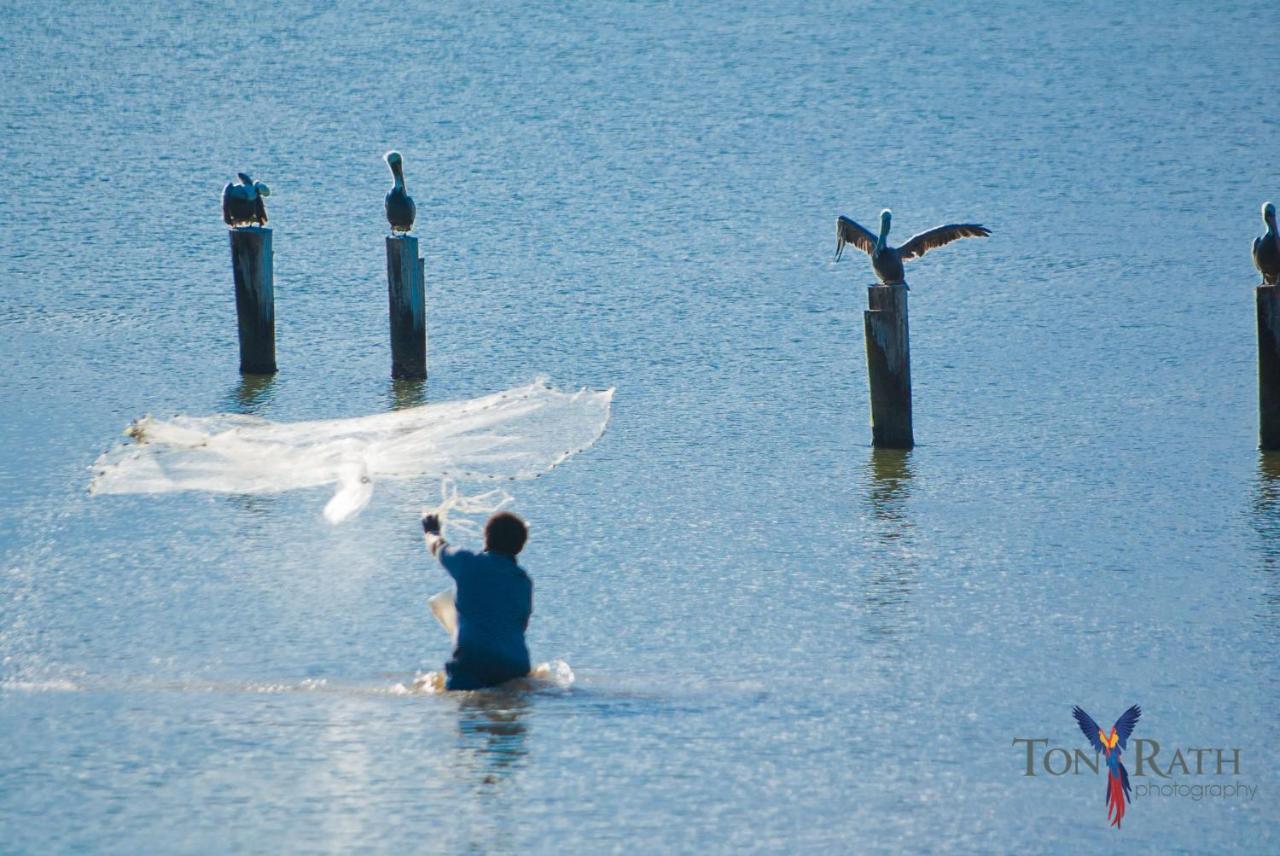 Pelican South Water Caye Hotel