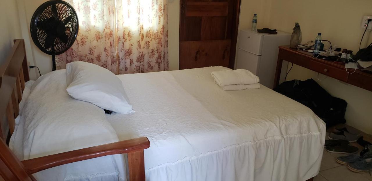 Pal's On The - Dangriga, Belize 4*