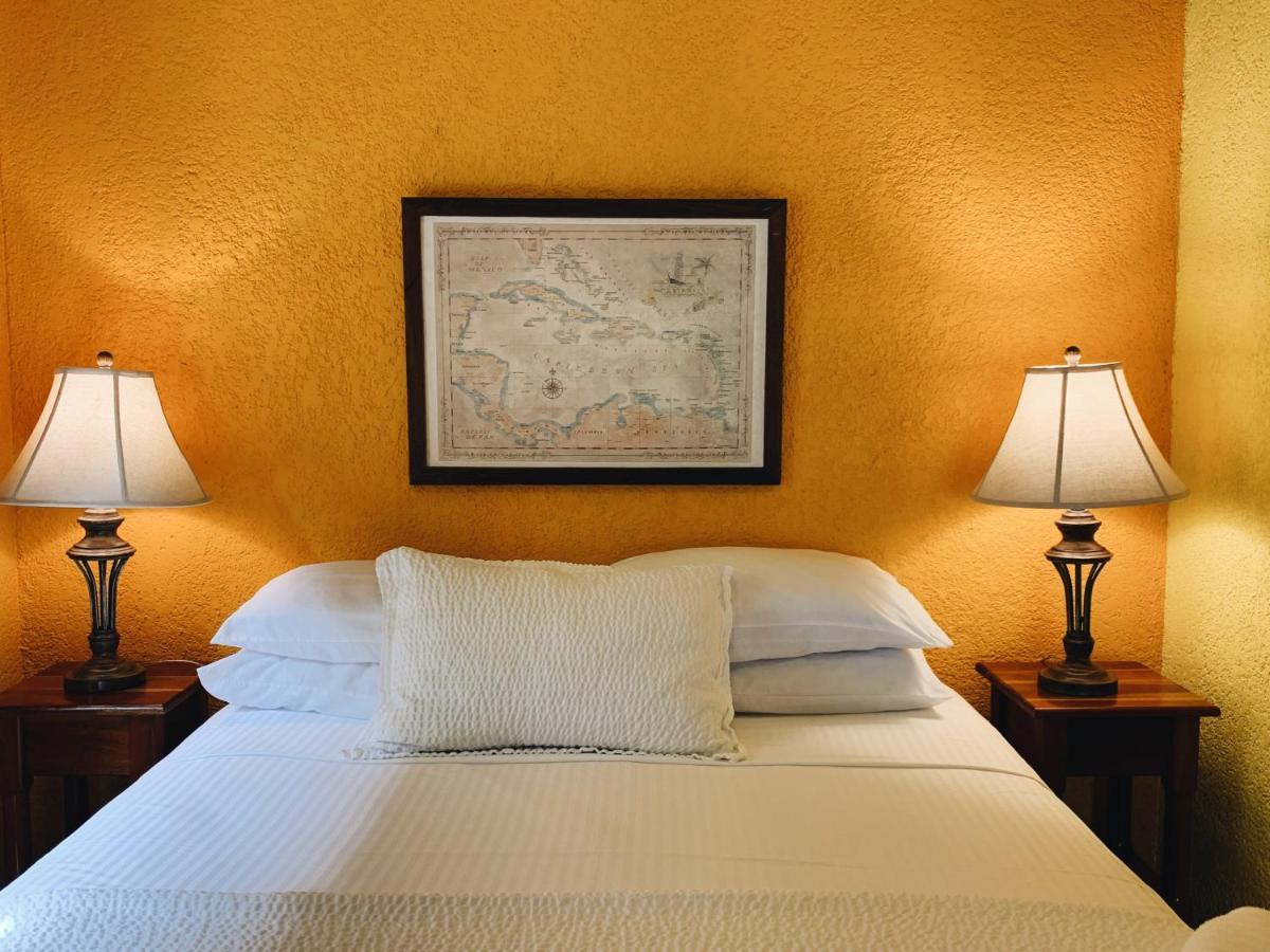 Caye Casa Hotel