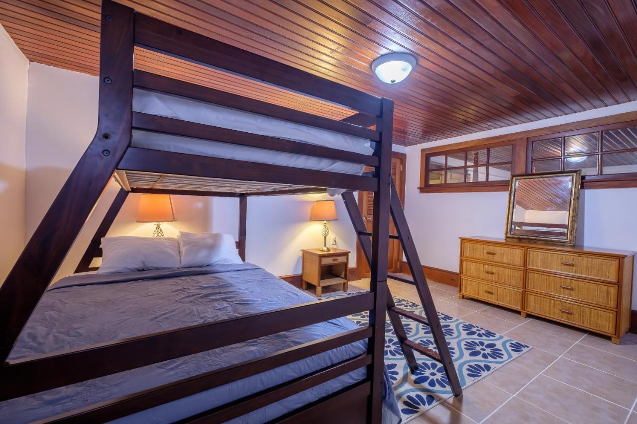 Anil Mar San Pedro (Ambergris Caye)