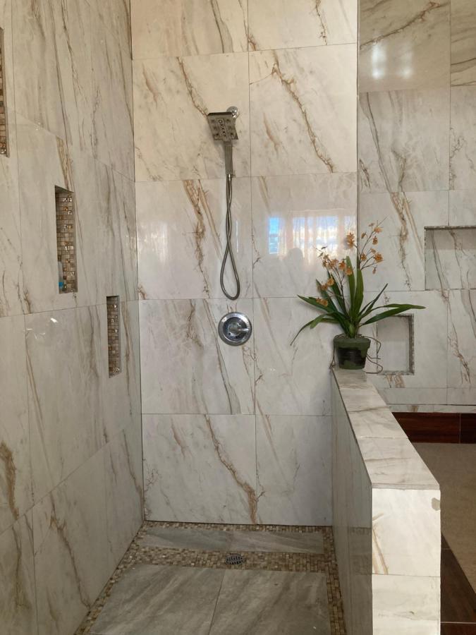 Alexander Penthouse Spectacular Sea Views Regal * Belize City