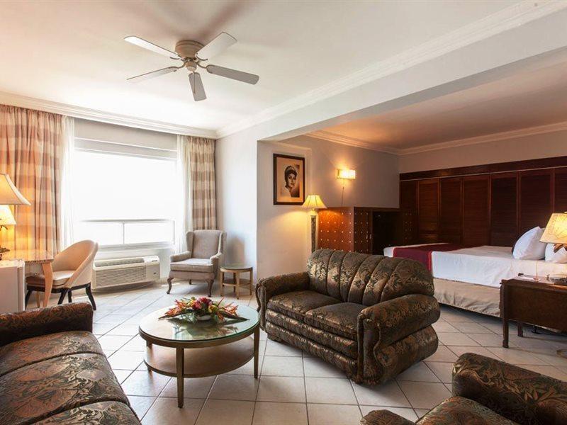 Ramada By Wyndham Princess Belize Hotel 3*
