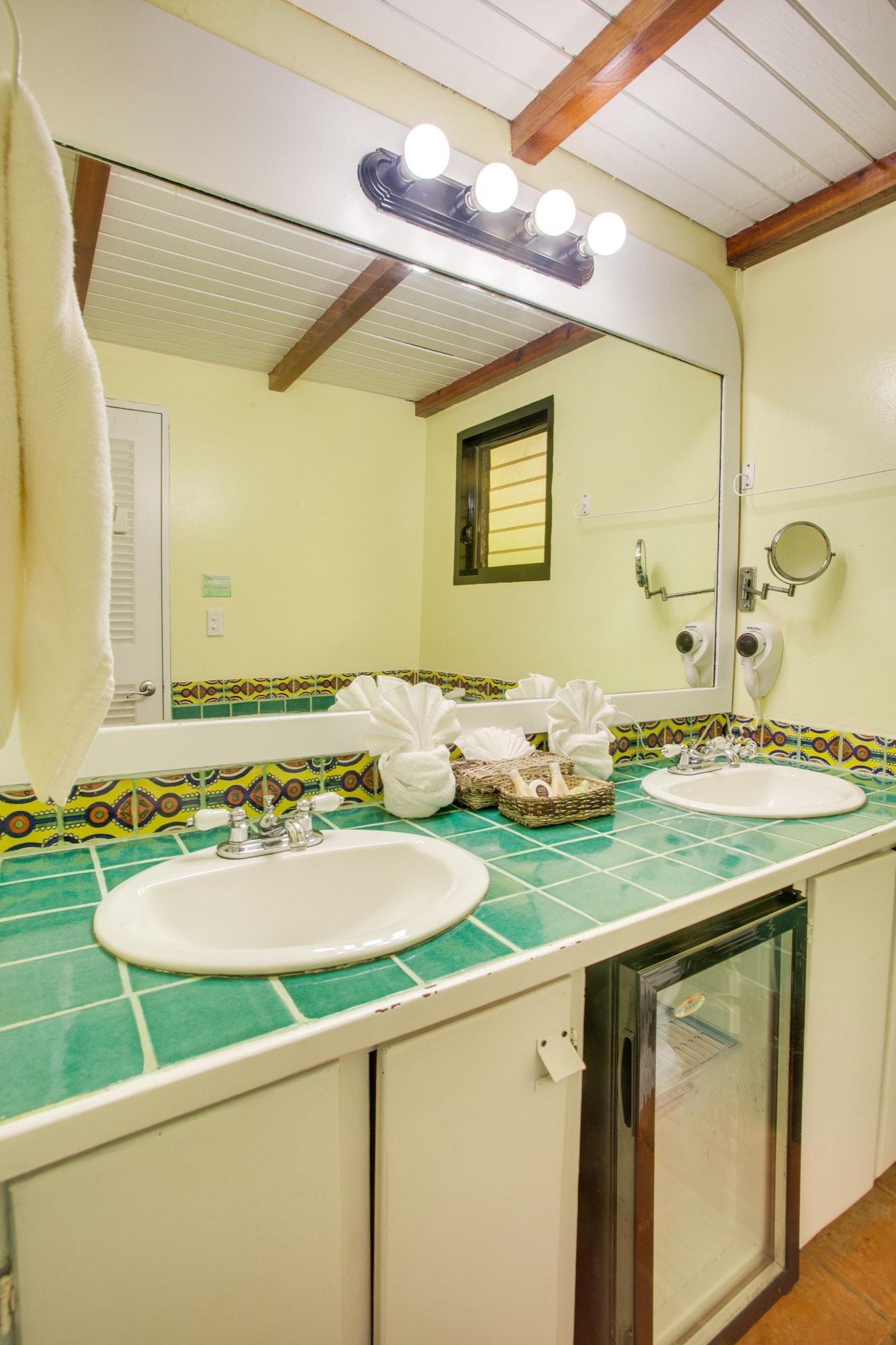 Robert's Grove Placencia