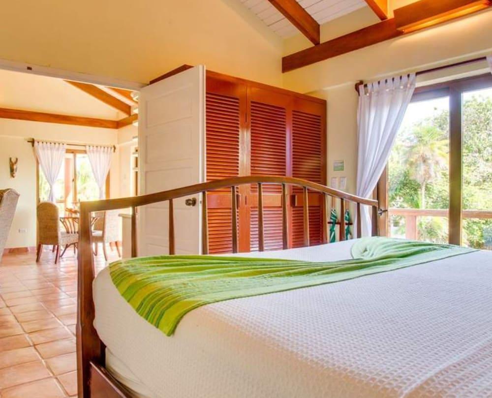 Robert's Grove 5* Placencia