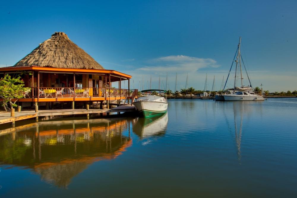 Robert's Grove Resort