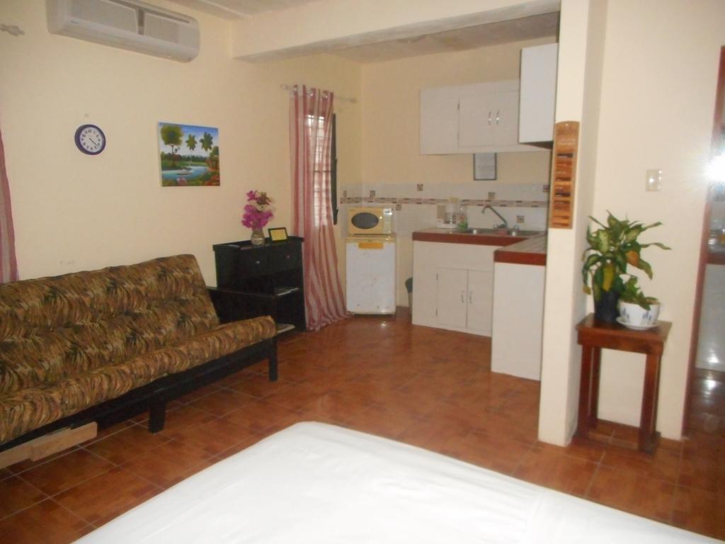 Elizabeth Place Belize City