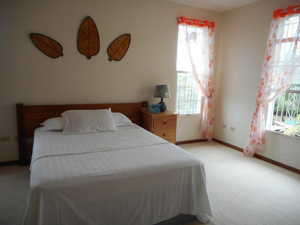 Elizabeth Place Guest house Belize City